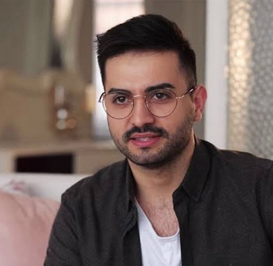 ​Arkadaşımın telefonunu kullanmadan önce ıslak mendille sildim