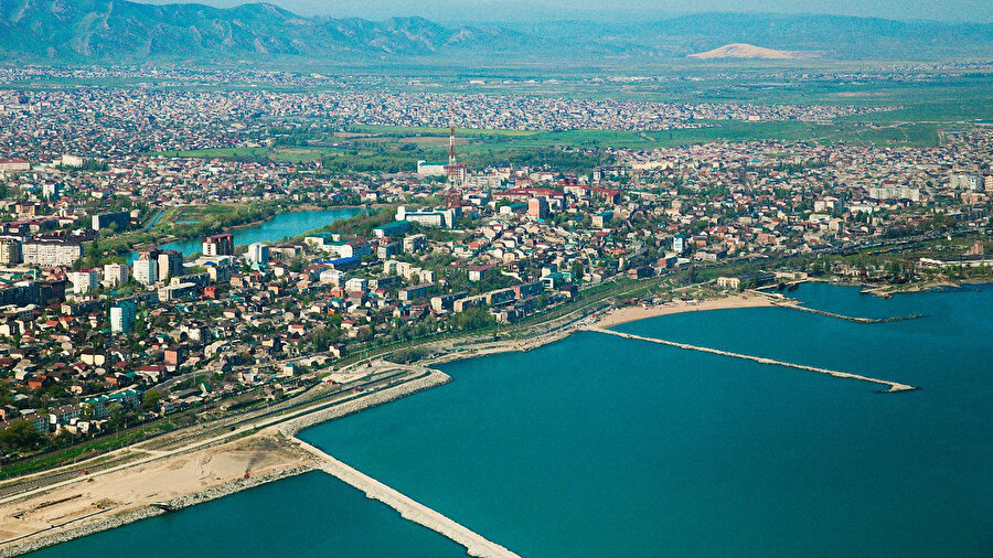 Mahaçkale şehrini genel görüntüsü...