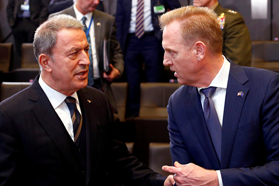 Milli Savunma Bakanı Hulusi Akar, ABD Savunma Bakan Vekili Patrick Shanahan ile görüşmesinden bir kare