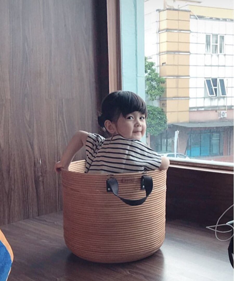 Ailem: Artık 25 yaşına geldin hareketlerine dikkat et / Ben: