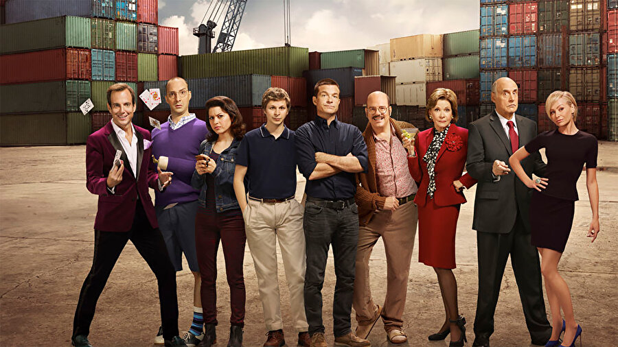 5. Arrested Development

                                    
                                    
                                    
                                    İlk bölümleriyle izleyicilerde kısa soluklu bir dizi olacağı intibası bırakan Fox dizisi Arrested Development, 5 sezonun ardından final yaparak seyircilere veda etti. Öyle ki dizinin final bölümü sonrası izleyiciler sanki bir sezon daha devam edecekmiş gibi algıladı. Hatta dizinin yeni bölümlerini Netflix'in çekeceği söylentileri de bir dönem dizi blog sitelerinde oldukça konuşulmuştu. Fakat beklenen olmadı ve dizi ne olduğu anlaşılmayan bir finalle son buldu.
                                
                                
                                
                                