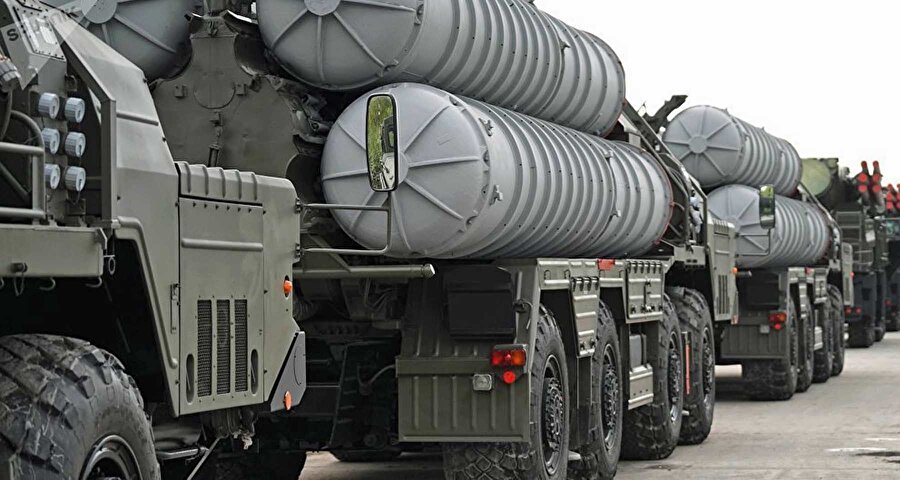 Rusya devlet savunma sanayisi şirketi Rosoboronexport'un Başkanı Aleksandr Miheyev, S-400 hava savunma sisteminin Türkiye’ye ilk teslimatı için yüzde 99 hazır olduklarını belirtti.