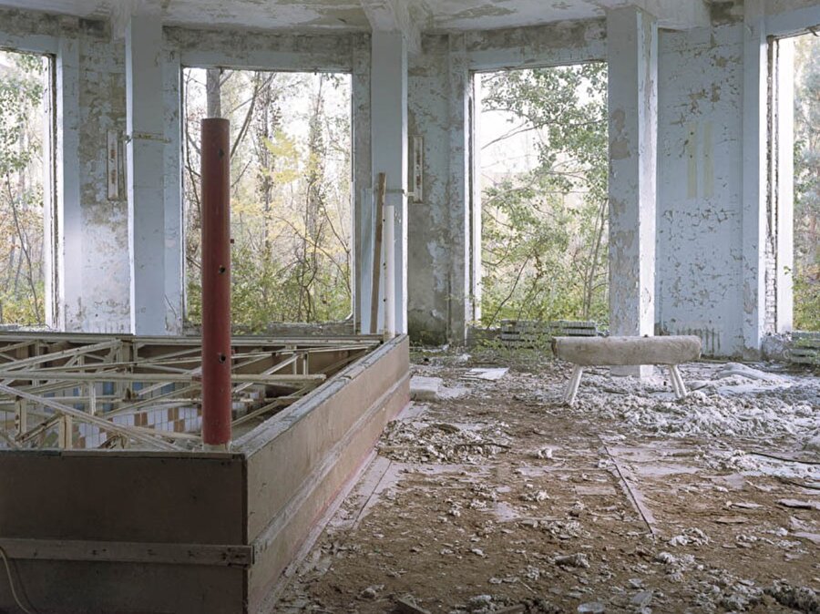 Pripyat Kültür Merkezi içindeki boks ringi ve spor salonu, 2012