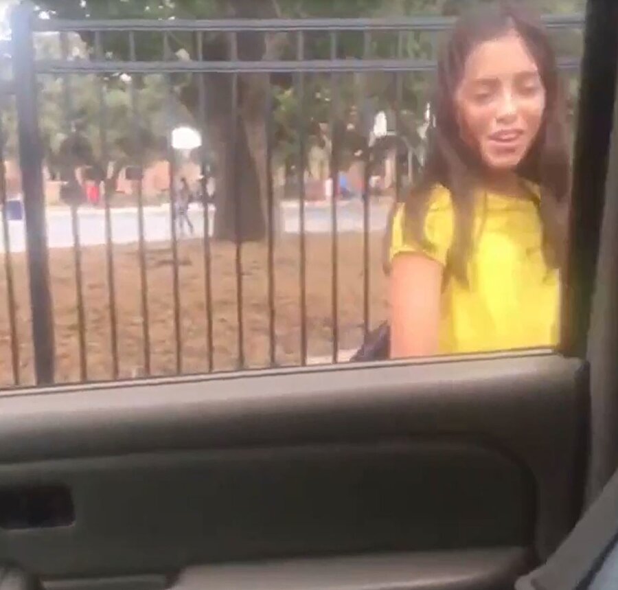 Kız kardeşini rezil etmeye odaklanmış bir abi (Tanıdık geldi mi?)