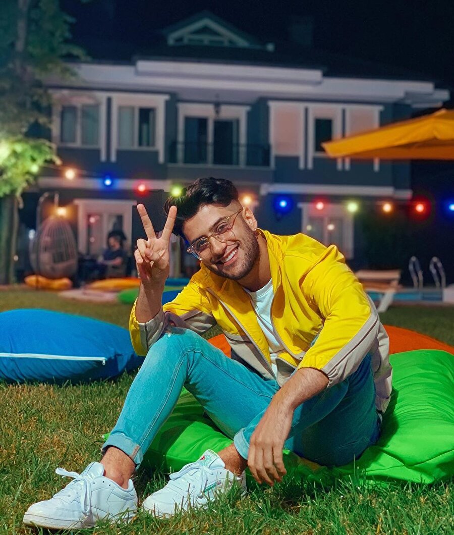 Yusuf Aktaş / Reynmen lakabıyla sosyal medya üzerinden tanındı.