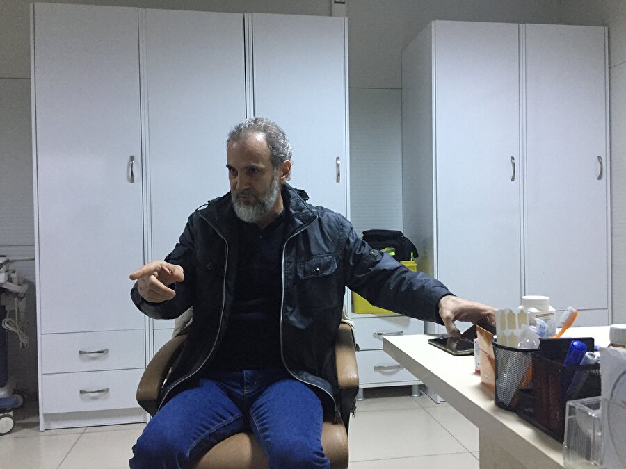Suriye’de, zor şartlar altında doktorluk yapan, sınır ötesinde ameliyatlar gerçekleştiren Genel Cerrahi ve Damar Cerrahisi Uzmanı Dr. İ. T.