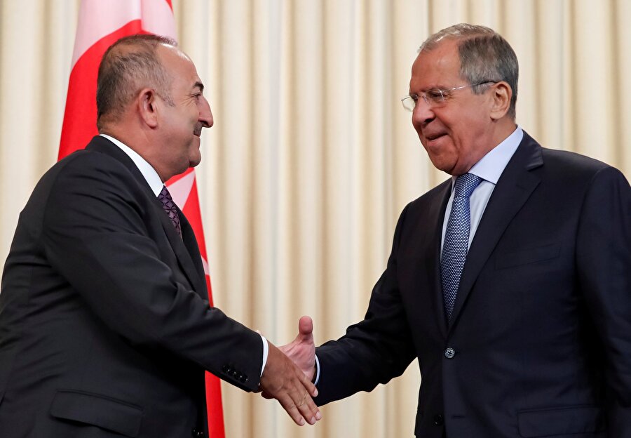 Dışişleri Bakanı Mevlüt Çavuşoğlu, Rus mevkidaşı ile bir arada (Arşiv)