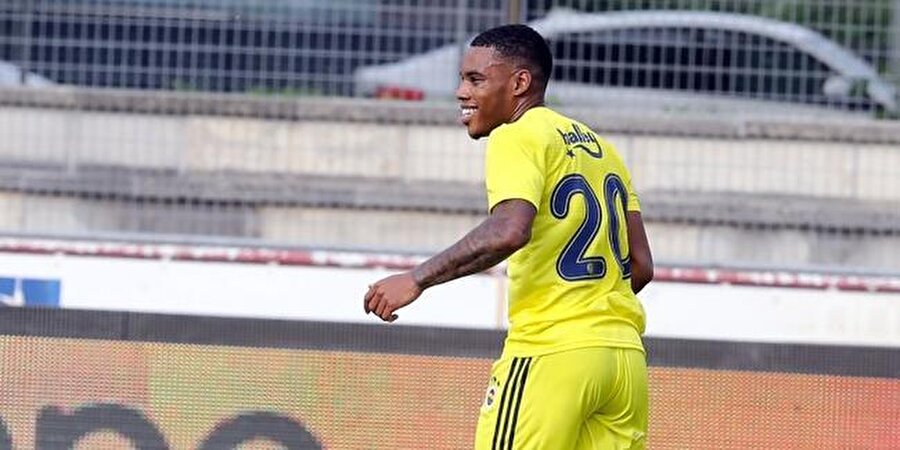 Bu mektubun cevabı Rodrigues'in Galatasaray'dan transferi sırasında El-İttihad başkanlığı yapan Adullah Al-Haili tarafından verildi.

                                    Garry Rodrigues Fenerbahçe antrenmanında.
                                