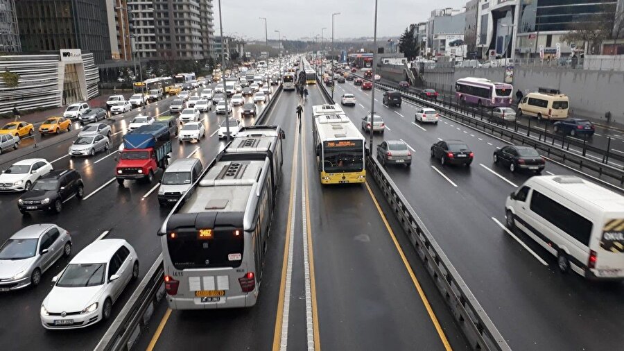 Üsküdar'da yaşanan metrobüs kazası korkuttu.