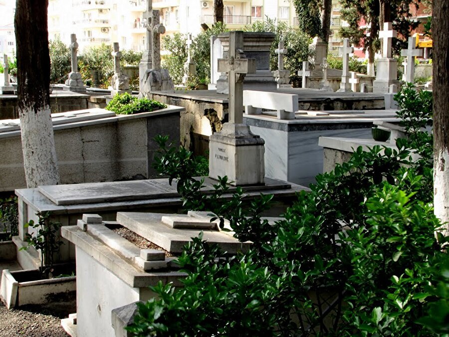 Fildişi Sahili'nin kuzeybatı bölgesindeki mezarlıkta 25 bebek cesedi bulundu.