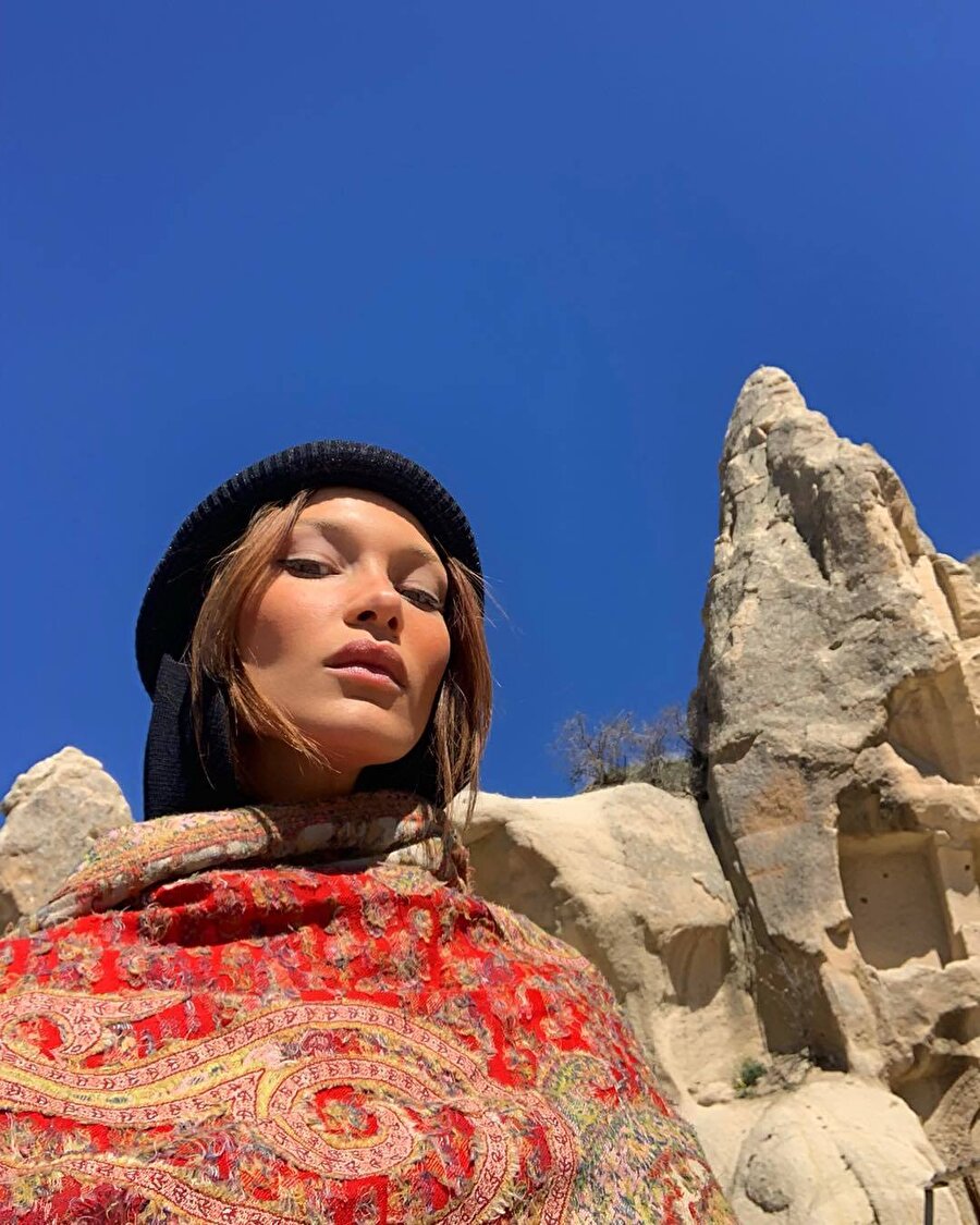 Bella Hadid, Kapadokya'ya hayran oldu.