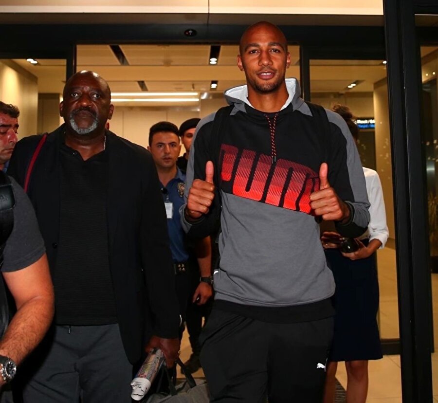 Nzonzi İstanbul'da