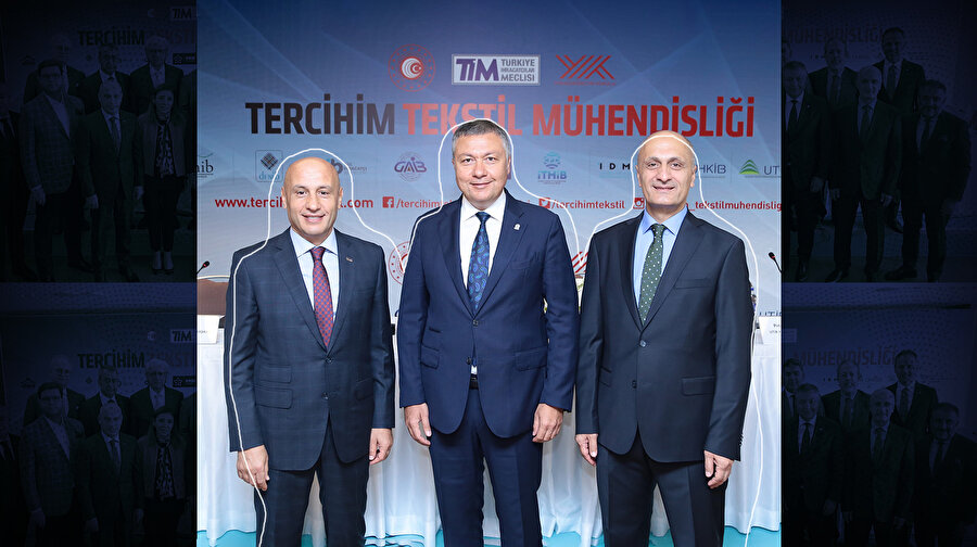 İHKİB Yönetim Kurulu Başkanı Mustafa Gültepe (Solda), İTHİB Yönetim Kurulu Başkanı Ahmet Öksüz (Ortada), İDMİB Yönetim Kurulu Başkanı Mustafa Şenocak (Sağda) toplantı öncesi basının karşısına geçti.