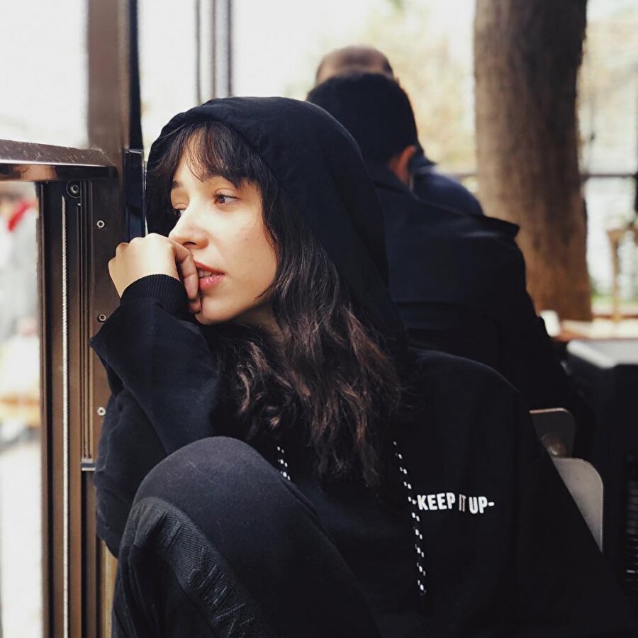 Zeynep Bastık.