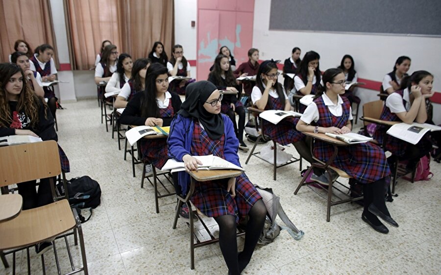 İsrail'de eğitim gören Filistinli kökenli öğrenciler bundan sonra "Yahudi üstünlüğü"nü yasalaştıran düzenlemeyi okullarda öğrenmek zorunda kalacak.