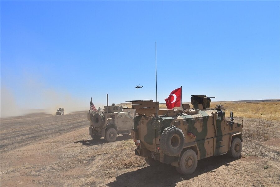 Türkiye ve ABD'nin Fırat'ın doğusunda ilk ortak kara devriyesi tamamlandı.