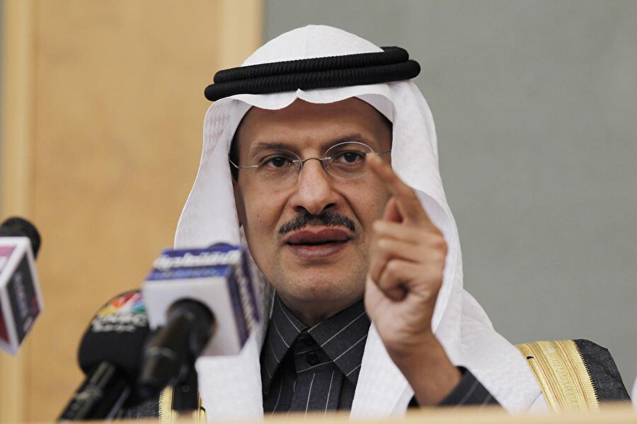 Kral Selman'ın oğlu Prens Abdülaziz bin Selman, Suudi Arabistan'ın yeni Petrol Bakanı oldu.