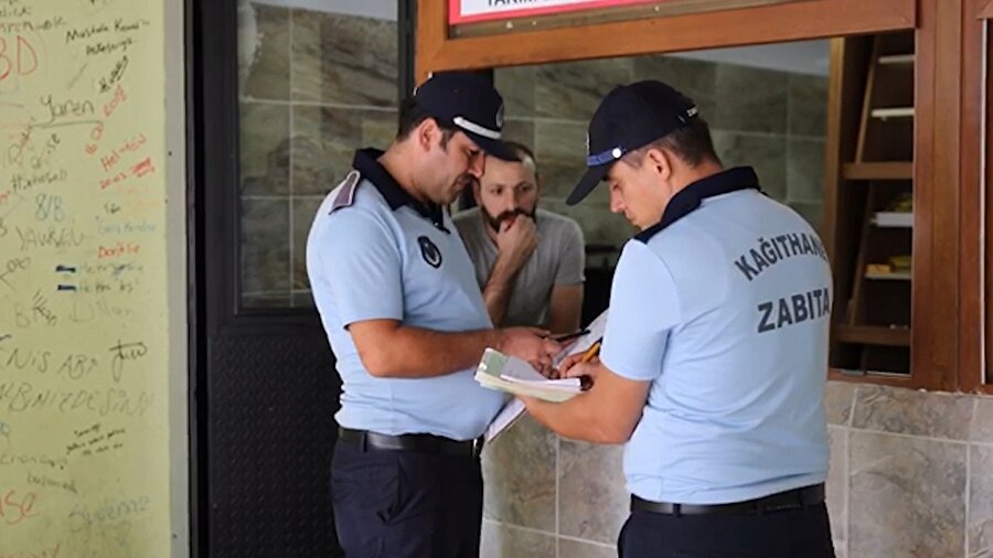 Kağıthane Belediyesi zabıtaları denetimleri sıklaştırdı.