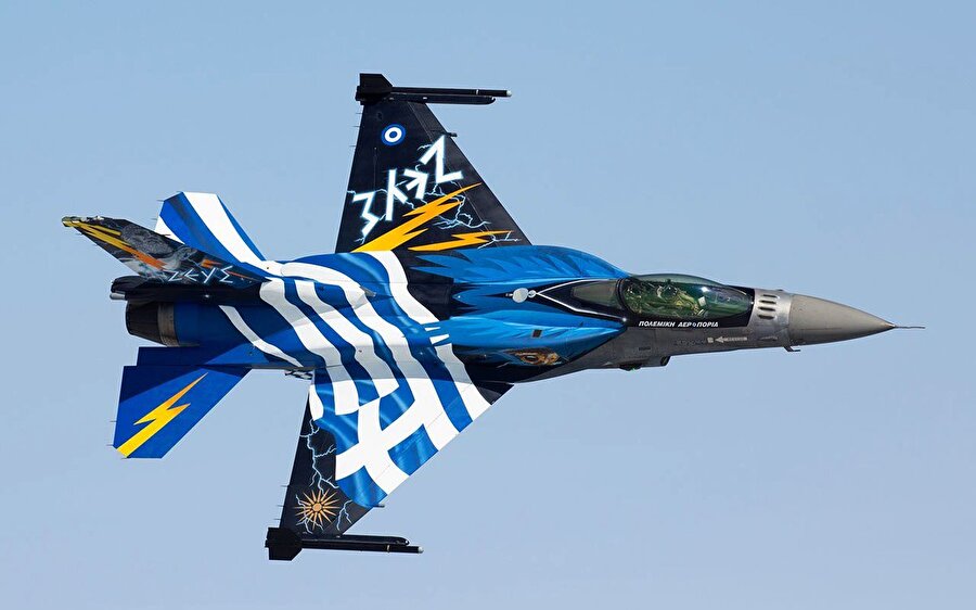 Rum medyası: Başbakan Kiriakos Miçotakis, Yunanistan’a ait F-16 savaş uçaklarını Türkiye'nin tepkisinden korktuğu için uçurmadı.