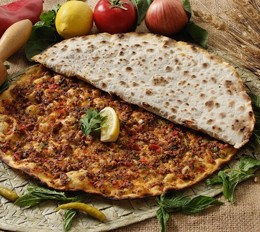 Lahmacun, pizzaya olan ilgili gölgede bıraktı.