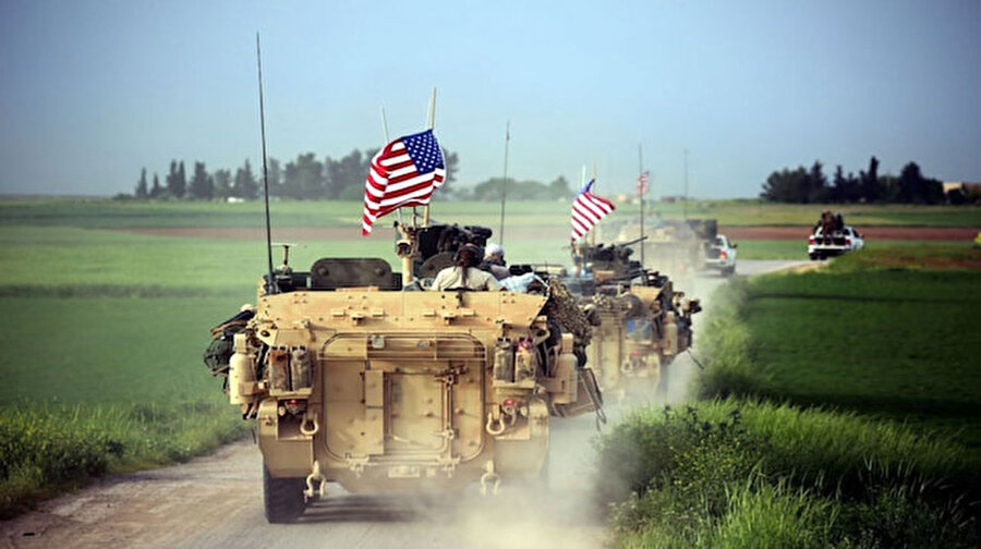 ABD askerleri Suriye'den çekiliyor

                                    Amerikan askerleri, Sahela Sınır Kapısı'ndan Irak'ın Dohuk kentine geçiş yapıyor.
                                