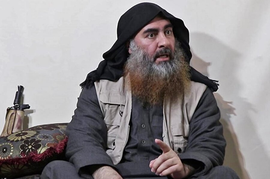 Ebubekir el-Bağdadi ABD'nin gerçekleştirdiği operasyon sırasında üstündeki bombalı yeleği patlatarak öldü.