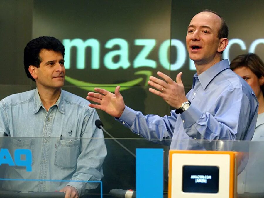 Amazon, 2010'da orijinal dizi ve filmler üretecek olan Amazon Studios'u başlattı. 

                                    
                                    
                                
                                