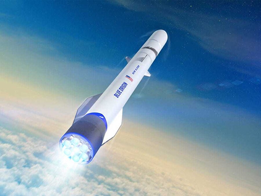 Aynı yıl, Bezos'un şirketi Blue Origin, uzay yolculuğu için New Shepard isimli yeni bir roketle önemli testler yaptı. 

                                    
                                    
                                
                                