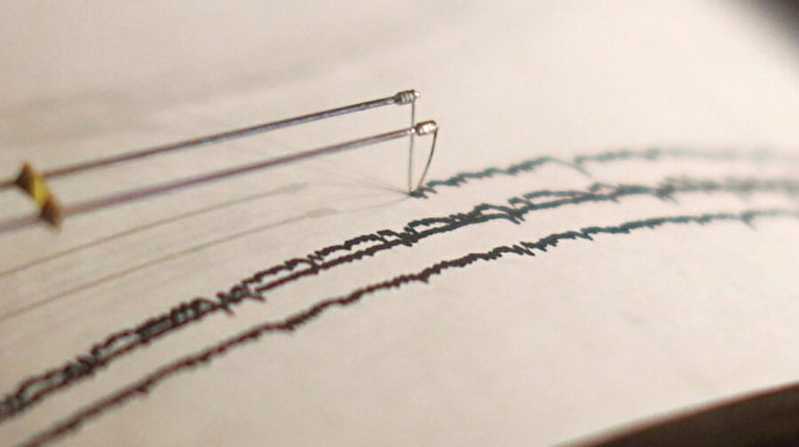 Arnavutluk bir kez daha sallandı: 5.1 büyüklüğünde deprem oldu
Arnavutluk'ta deprem üstüne deprem oluyor. Avrupa-Akdeniz Sismoloji Merkezi Arnavutluk'ta 5.1 büyüklüğünde deprem meydana geldiğini duyurdu.