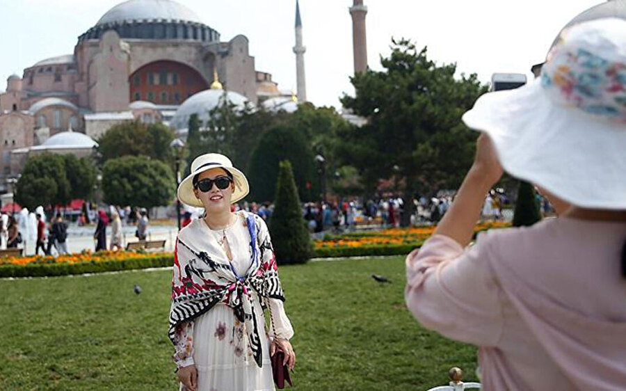 Türkiye'ye yılın 10 ayında 40 milyon 719 bin 786 yabancı ziyaretçi geldi.