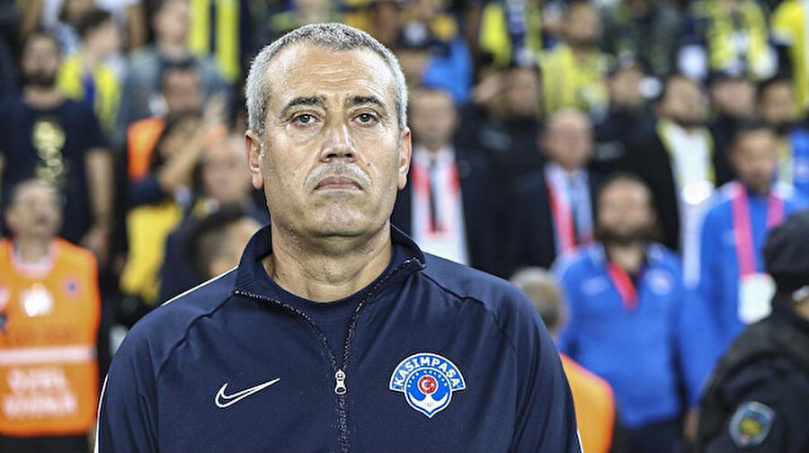Kasımpaşa'da teknik direktör Kemal Özdeş ile yollar ayrıldı
Süper Lig ekiplerinden Kasımpaşa, teknik direktör Kemal Özdeş ile yollarını ayırdı. Kasımpaşa Özdeş yönetiminde ligde bu sezon 13 maçta üçer galibiyet ve beraberlik ile 7 mağlubiyet yaşadı.