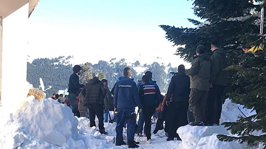 Uludağ'da 2 dağcı kayboldu
Uludağ’da dün akşam zirveye çıkan 2 dağcı kayboldu. Kar yağışının ve soğuk havanın etkili olduğu zirvede geceden beri seferber olan ekipler dağcıları arıyor.