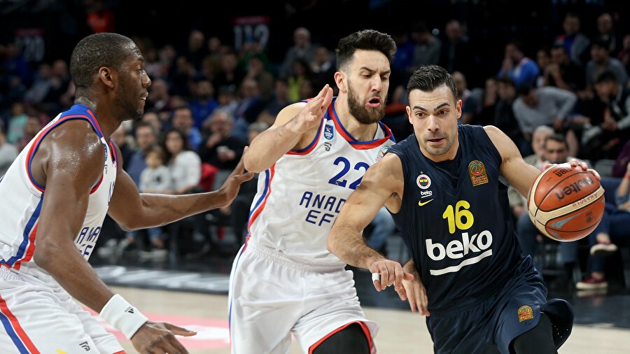 Fenerbahçe Beko 12 karşılaşmada 5 galibiyet elde etti.