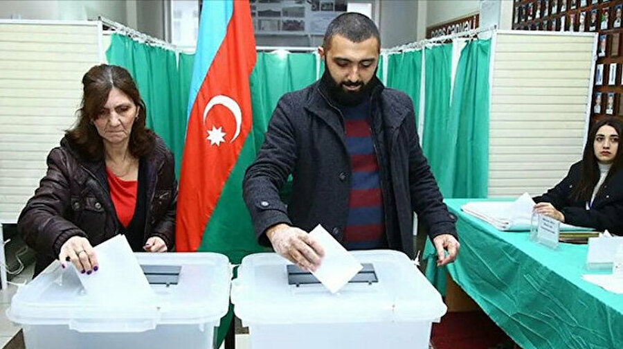 Azerbaycan'da yerel seçimler yapılıyor
Azerbaycan'da şehir, kasaba ve köy belediye meclis üyeliği için seçim yapılıyor.4 milyon 972 bin seçmenin oy kullanacak.