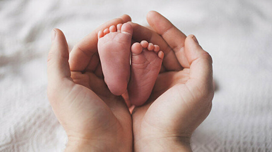 2019'da 1 milyon 180 bin 840 bebek dünyaya geldi: İşte en çok verilen isimler
Türkiye'de geçen yıl 1 milyon 180 bin 840 bebek dünyaya geldi. 2019'da 605 bin 310 erkek, 575 bin 530 kız bebek doğdu.Erkek bebeklere en fazla 'Yusuf', 'Eymen' ve 'Miraç', kız bebeklere ise 'Zeynep', 'Elif' ve 'Defne' ismi verildi.