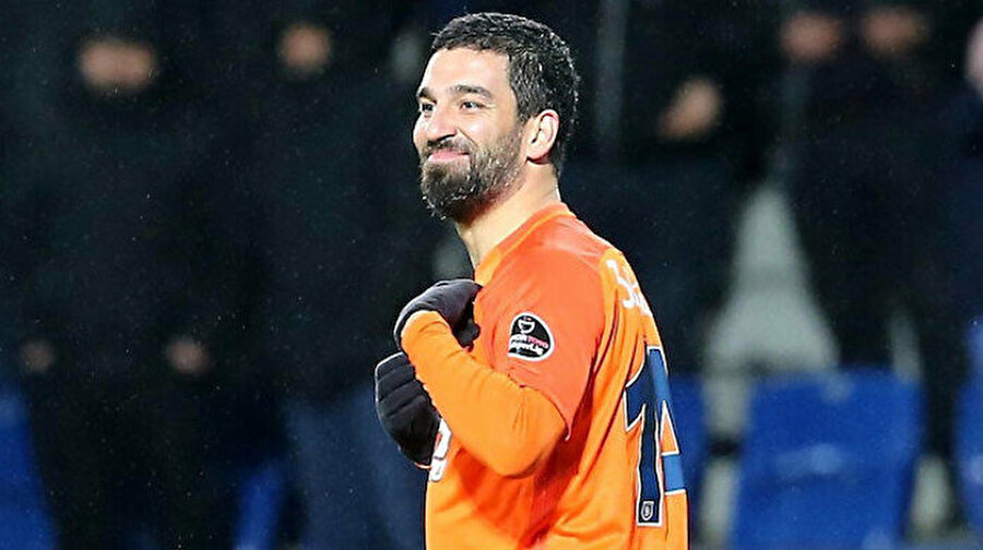 Başakşehir Arda Turan'ın sözleşmesini feshetti
Medipol Başakşehir, Galatasaray'ın da gündeminde olan Arda Turan'ın sözleşmesinin feshedildiğini açıkladı.