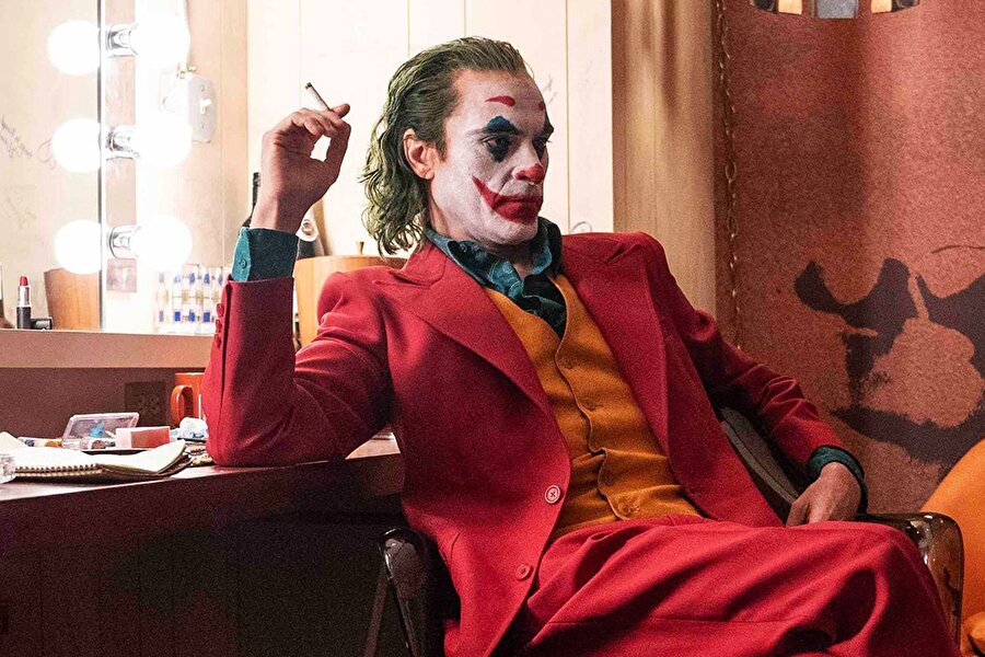 Babasız büyüyen Arthur’uN en yakın arkadaşı annesi Happy.