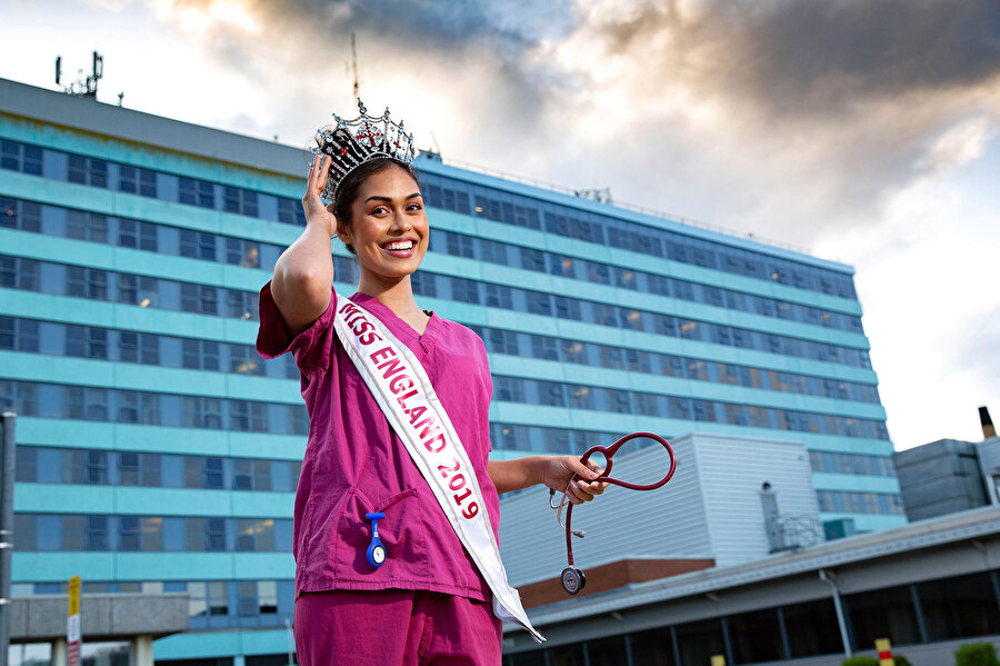 Miss England 2019 güzeli Dr. Bhasha Mukherjee