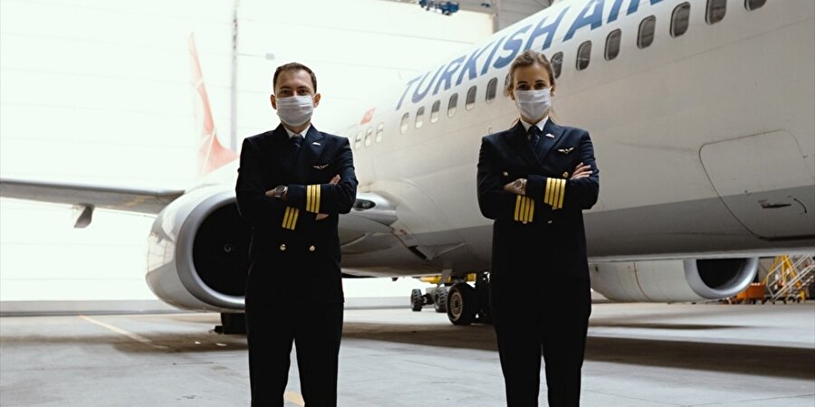 Kaptan pilot Selin Sevimli, ikinci pilot Doğukan Demir