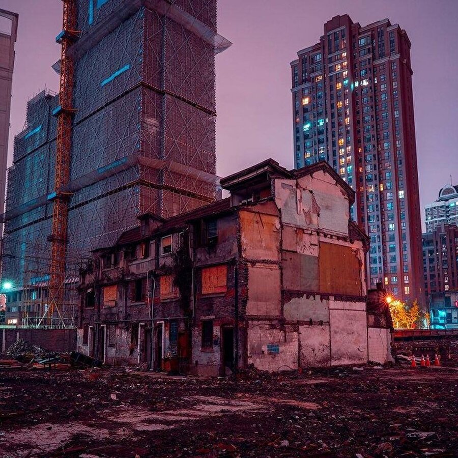 Gece gezgininin kadrajından Şangay