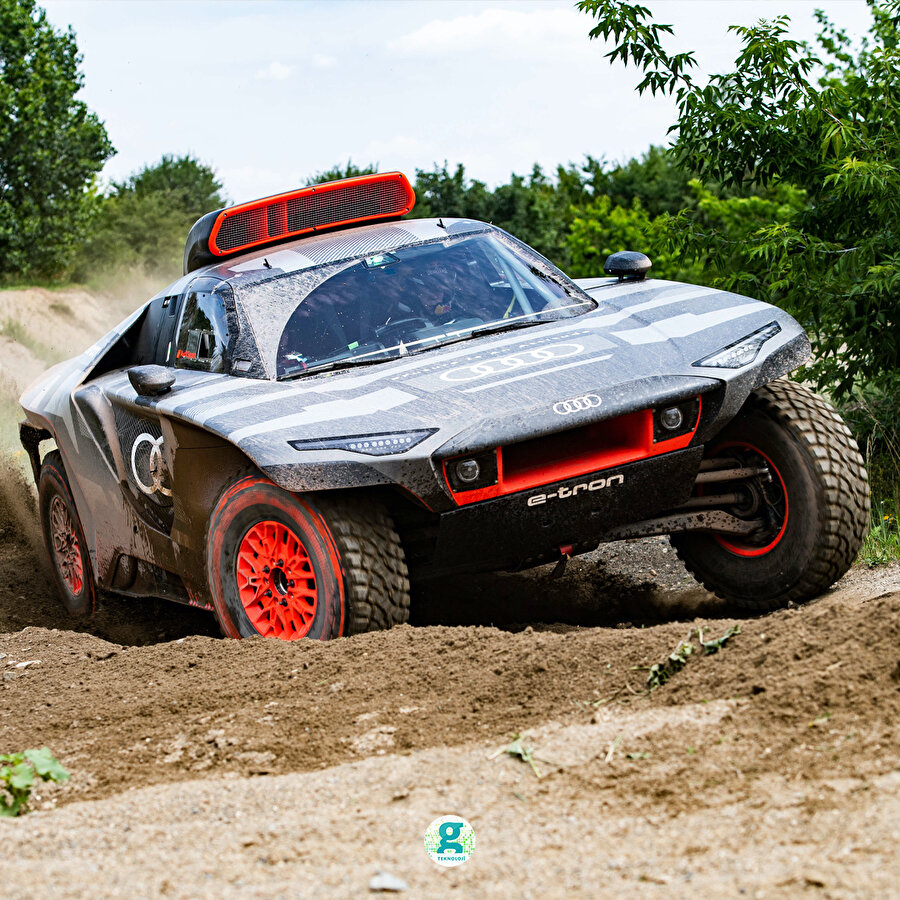 İşte karşınızda elektrikli Dakar yarışçısı: Audi RS Q e-tron