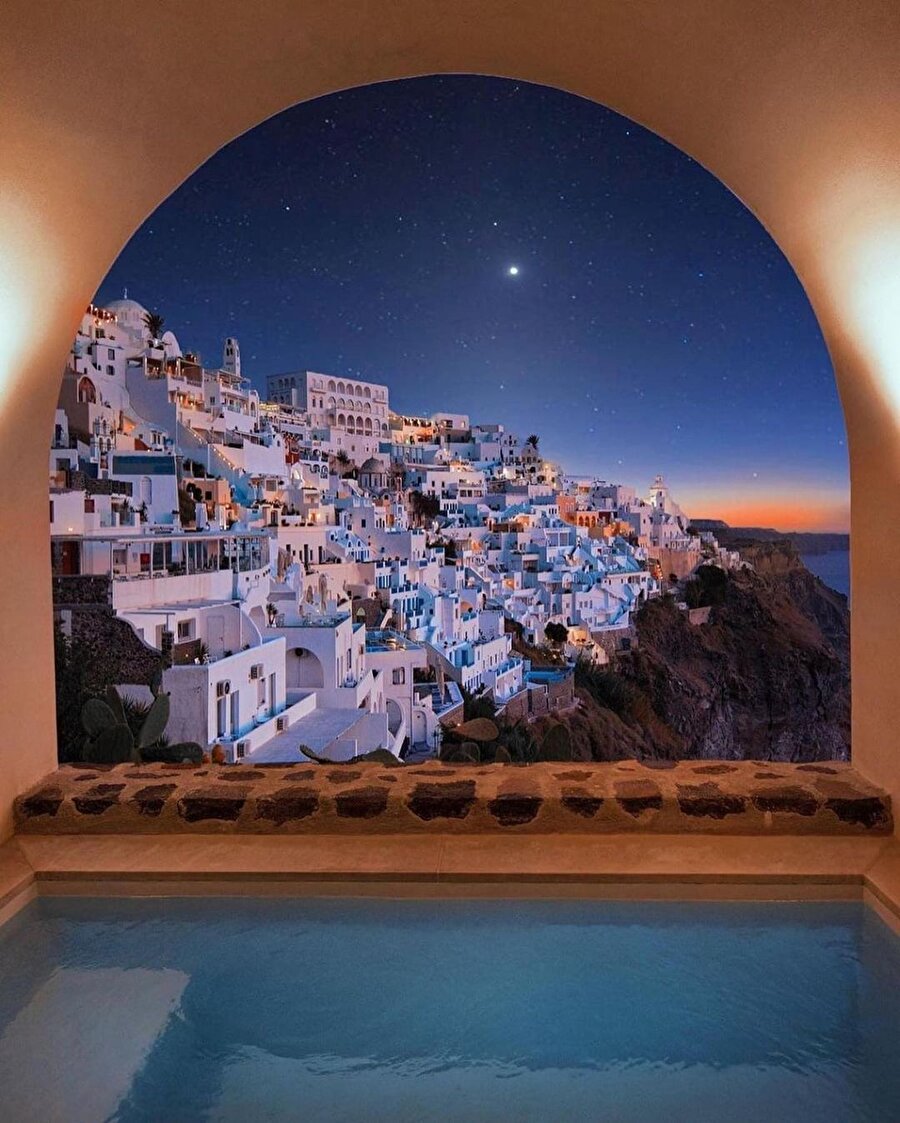 Ege takımadasının en romantik prensi: Santorini! 🧡✨