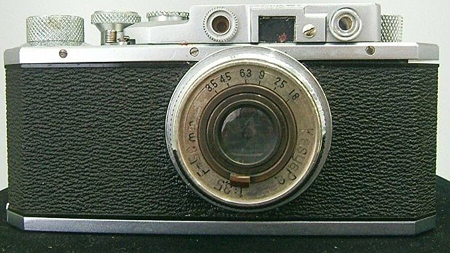 Canon'un ilk fotoğraf makinesi

                                    
                                