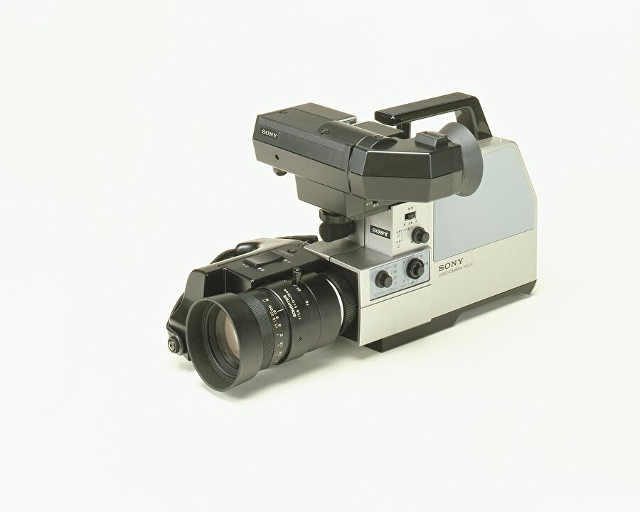 Sony'nin ilk video kamerası

                                    
                                
