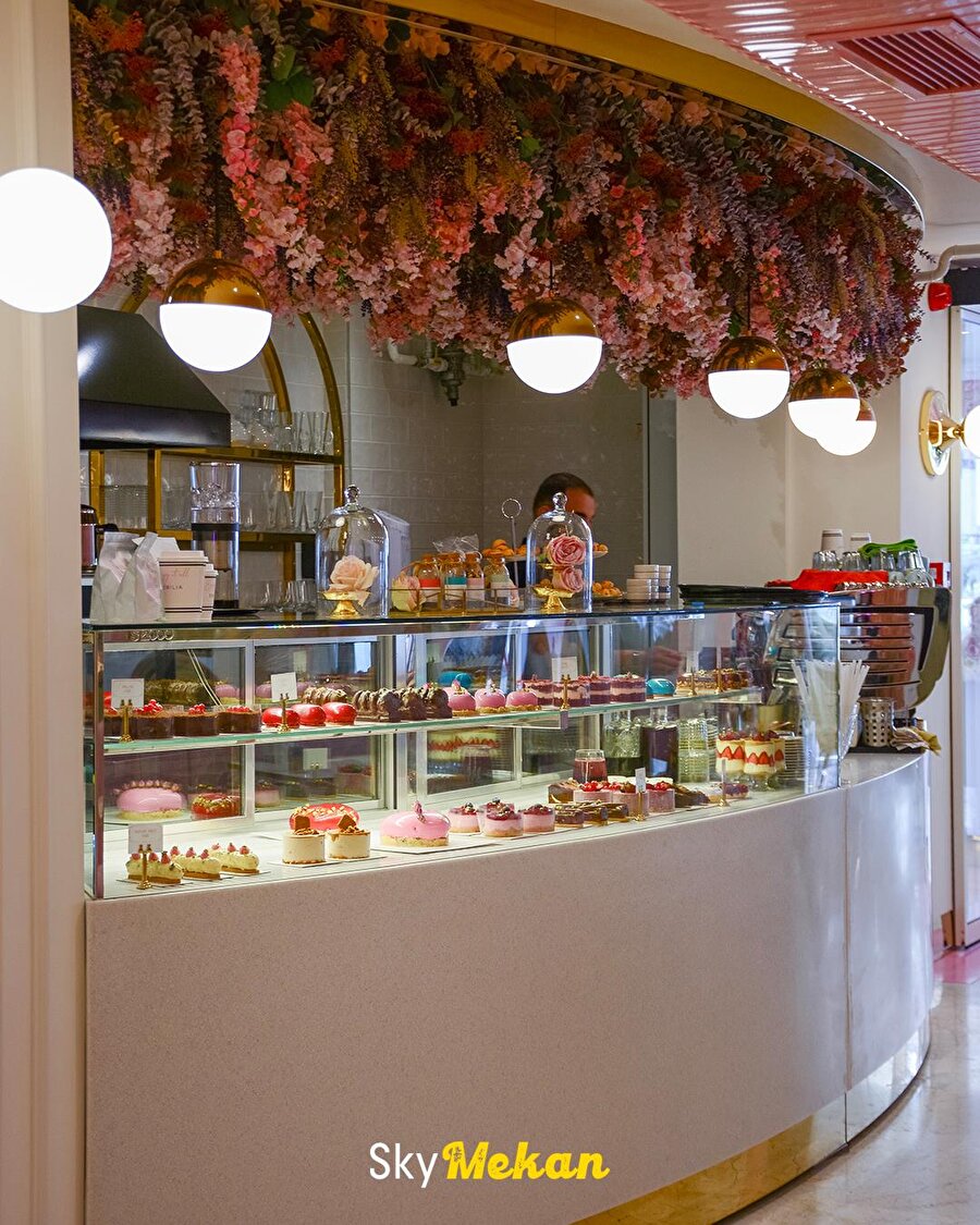 Sky Mekan: Emilia Cafe