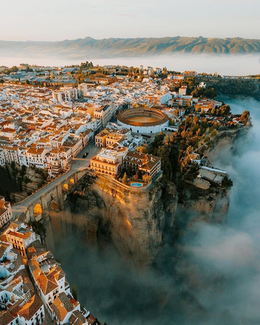 Bulutların ardındaki kasaba, Ronda ☁️⠀