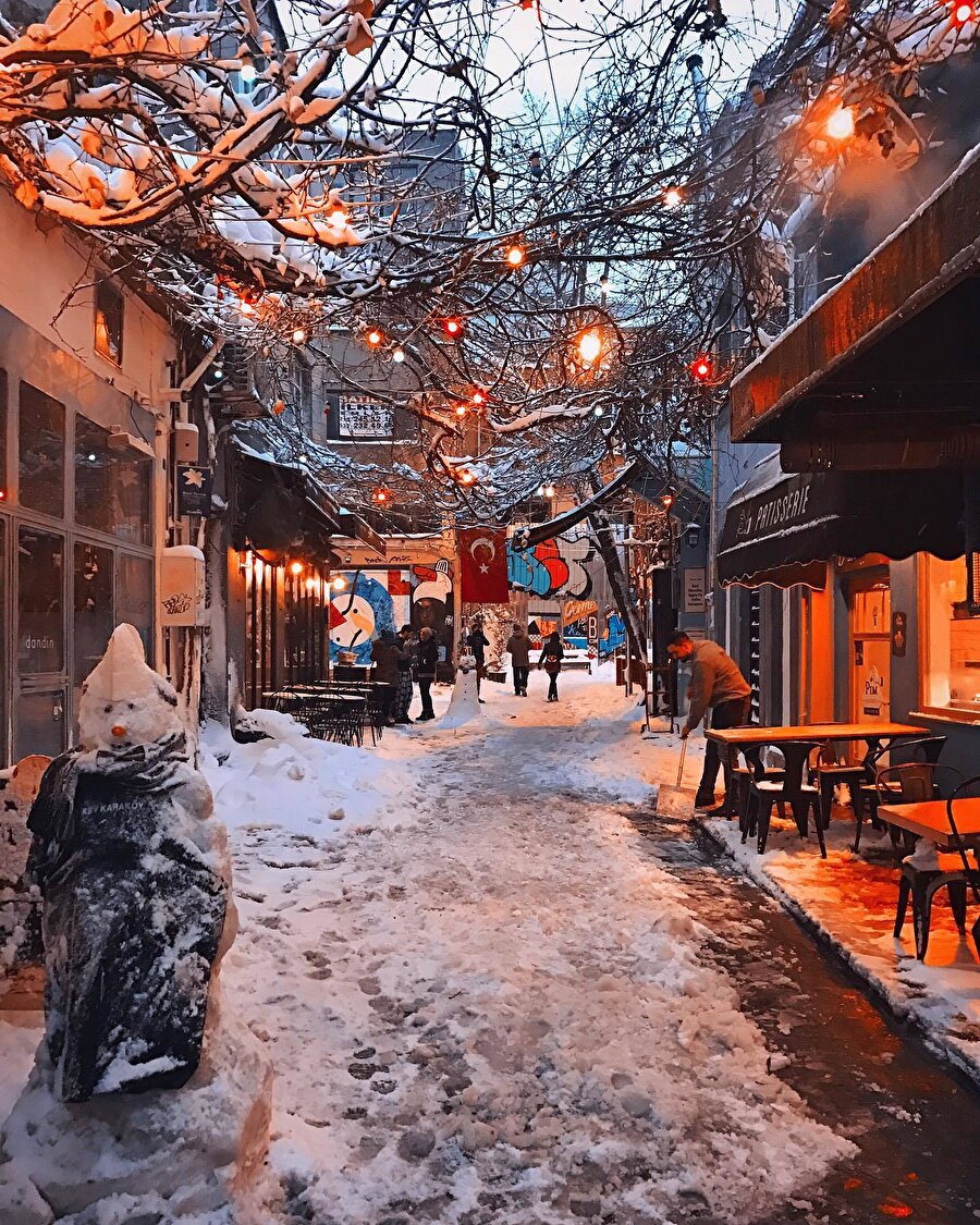 İstanbul’un en güzel renklerinden biri: Karaköy 📍
