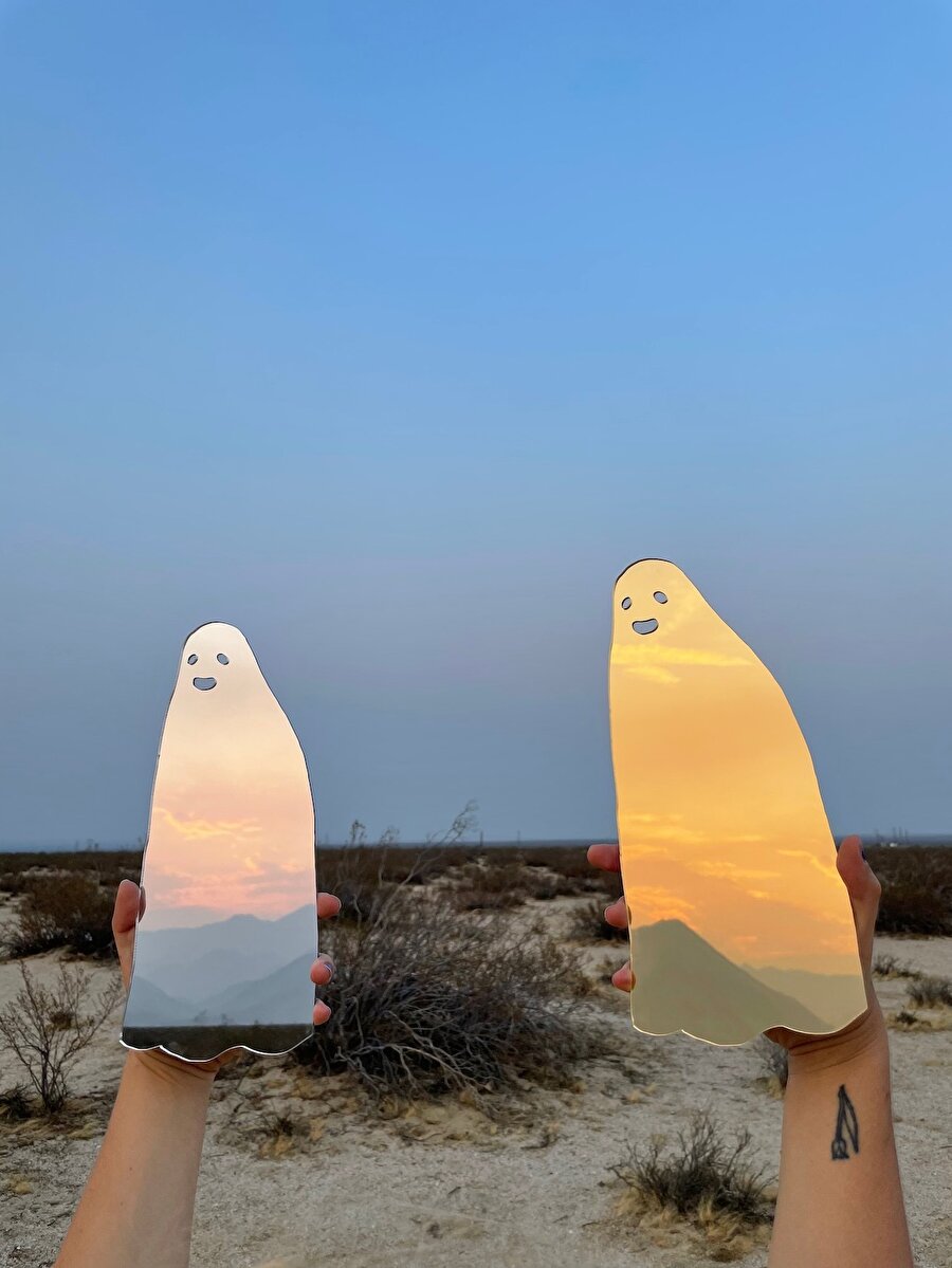 Mutlu hayalet aynalar, gökkuşağı seramikleri ve yılan desenli kilimler 😍