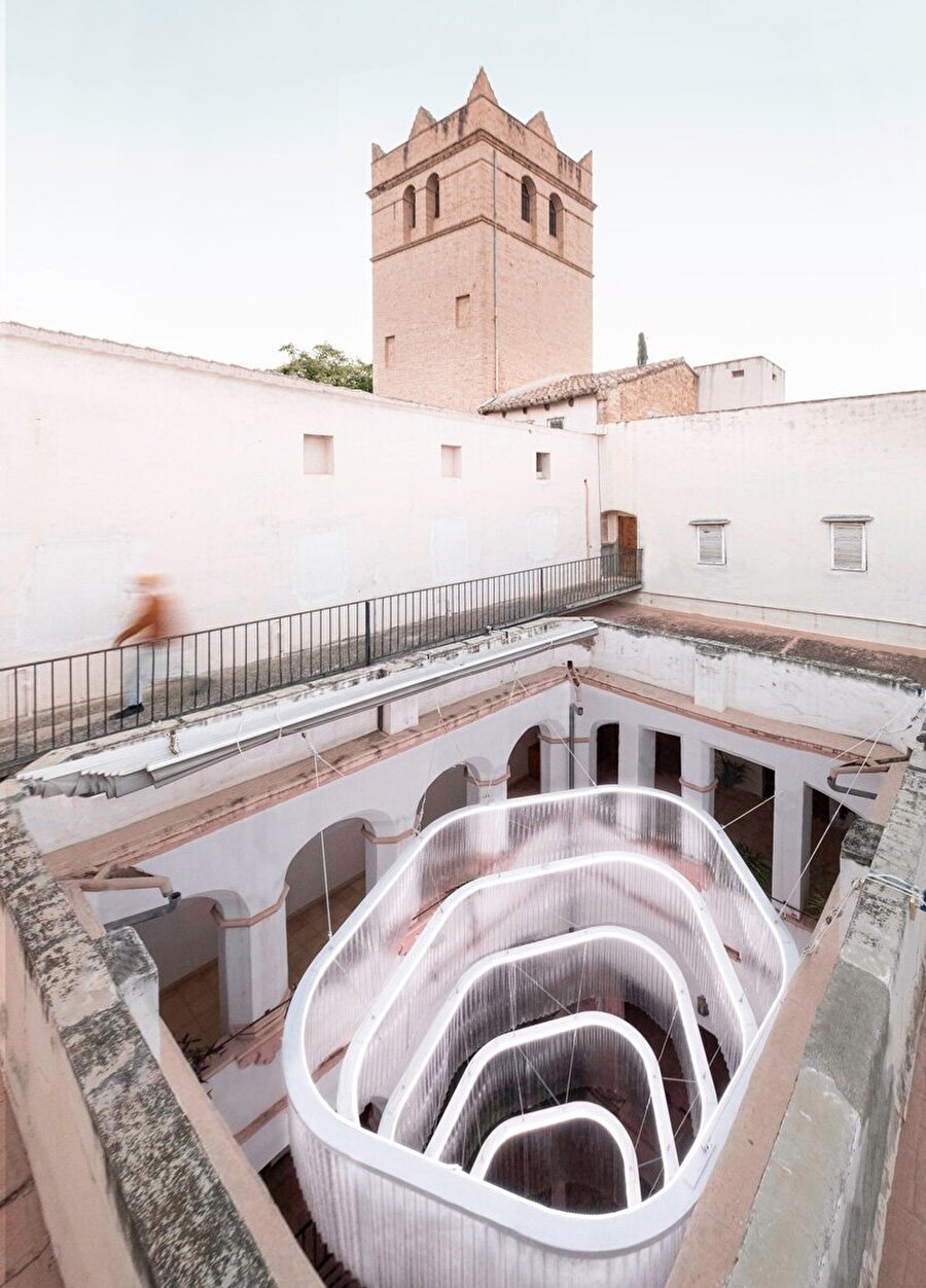 Fiberglastan üretilen enstalasyon tasarımı... 