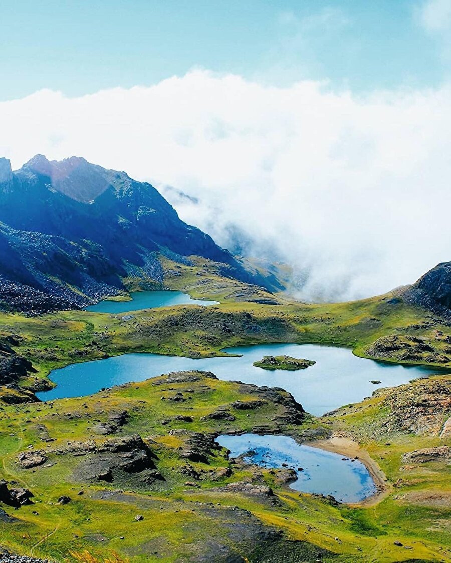 Yüksek yüksek tepelerde Yedigöller ✨